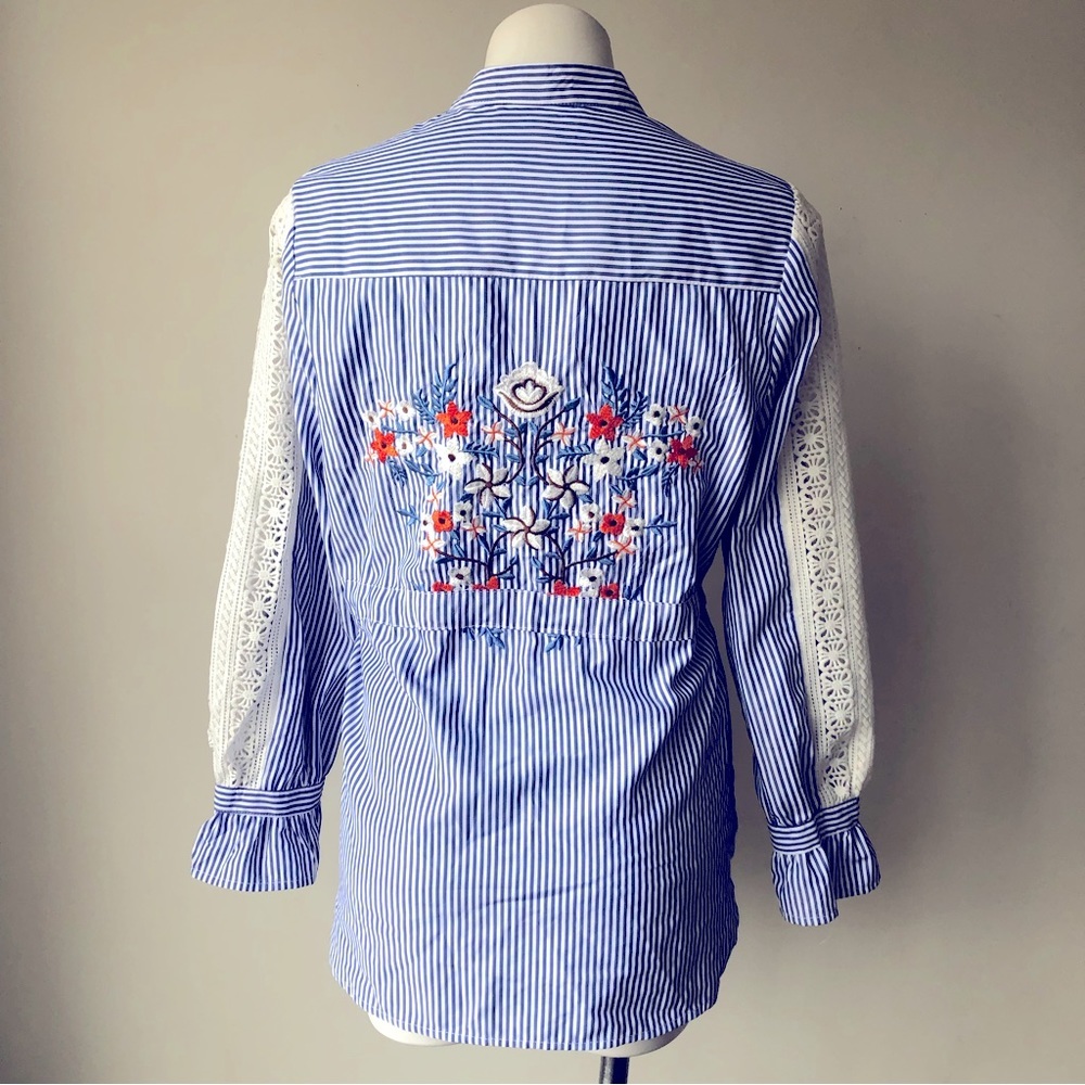 🌼 Lipslide Striped Floral Embroidered Lace Trim Blouse, S NWOT